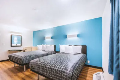 Photo 2 - Americas Best Value Inn Beeville