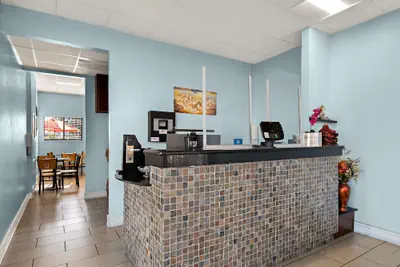Photo 5 - SureStay Hotel by Best Western Clermont Theme Park West