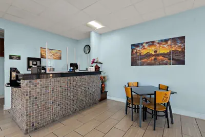 Photo 3 - SureStay Hotel by Best Western Clermont Theme Park West