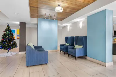 Photo 5 - Days Inn & Suites by Wyndham Ridgeland