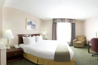 Photo 4 - Holiday Inn Express Hotel & Suites Livingston by IHG