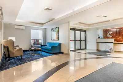 Photo 3 - Comfort Inn & Suites Saint Louis Lafayette Square