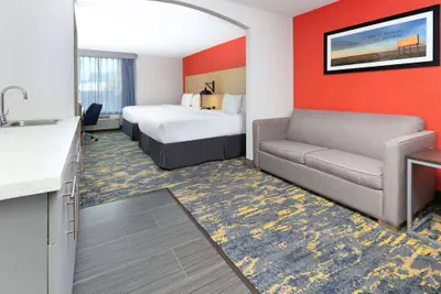 Photo 4 - La Quinta Inn & Suites by Wyndham Dallas - Las Colinas