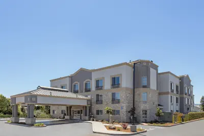 Photo 2 - Holiday Inn Express Hotel & Suites San Jose-Morgan Hill by IHG