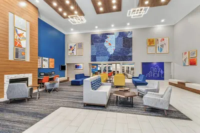 Photo 3 - Holiday Inn Express & Suites Bloomington - Normal by IHG