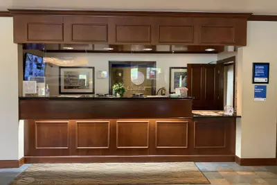 Photo 3 - Days Inn by Wyndham Austintown