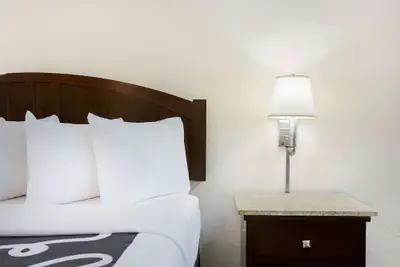 Photo 5 - La Quinta Inn & Suites by Wyndham Springfield South