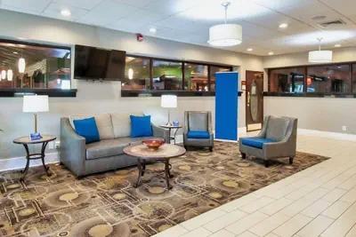 Photo 4 - Days Inn & Suites by Wyndham Johnson City