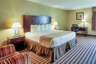 Photo 5 - Days Inn & Suites by Wyndham Johnson City
