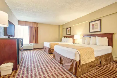 Photo 2 - Days Inn & Suites by Wyndham Johnson City