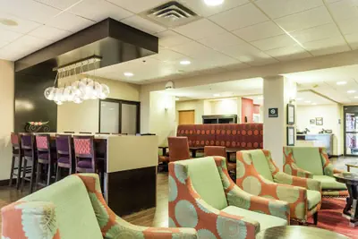 Photo 2 - Hampton Inn Muskegon
