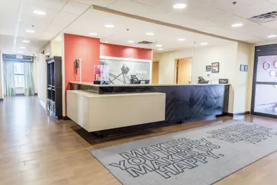 Photo 4 - Hampton Inn Muskegon