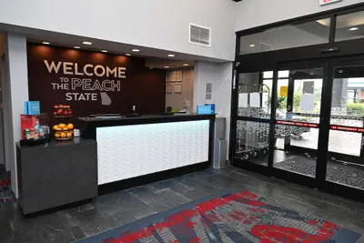 Photo 3 - Hampton Inn Valdosta/Lake Park Area