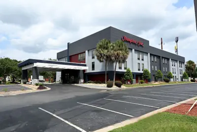 Photo 2 - Hampton Inn Valdosta/Lake Park Area