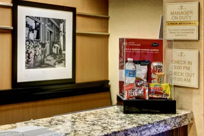 Photo 5 - Hampton Inn & Suites Atlanta Galleria