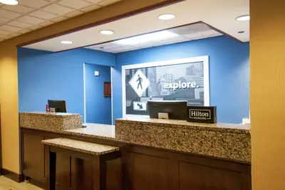 Photo 5 - Hampton Inn Metairie