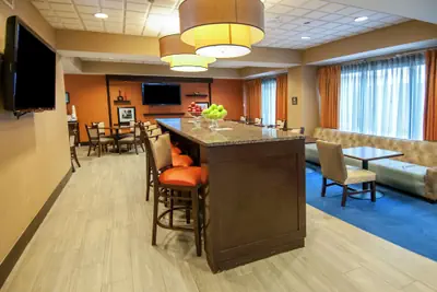 Photo 3 - Hampton Inn Metairie