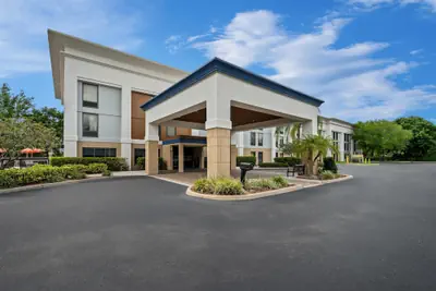 Photo 2 - Hampton Inn - Naples - I-75