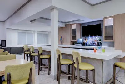 Photo 3 - Hilton Garden Inn Anaheim Garden Grove