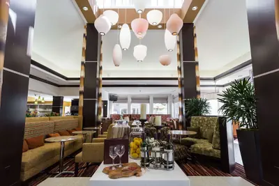 Photo 3 - Hilton Garden Inn San Mateo