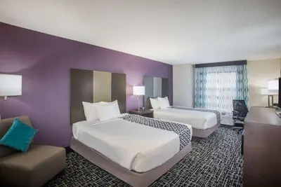 Photo 5 - La Quinta Inn & Suites by Wyndham Pontoon Beach