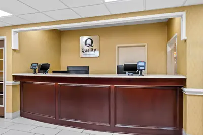 Photo 4 - Quality Inn & Suites San Antonio Airport - Stone Oak