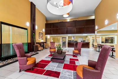 Photo 3 - Quality Inn & Suites San Antonio Airport - Stone Oak