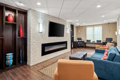 Photo 4 - Comfort Inn & Suites