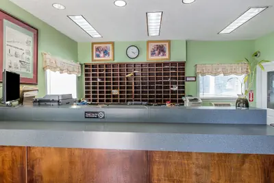 Photo 3 - Suburban Studios Abercorn