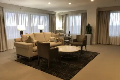 Photo 3 - InterContinental Suites Hotel Cleveland by IHG