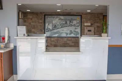 Photo 3 - Super 8 by Wyndham Mountain Home