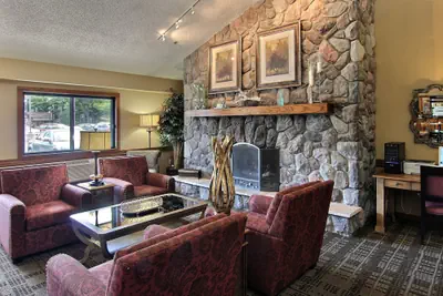 Photo 3 - Blossom Hotel & Suites Traverse City