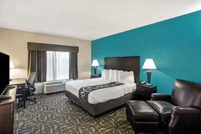 Photo 5 - Comfort Inn & Suites Sarasota I75