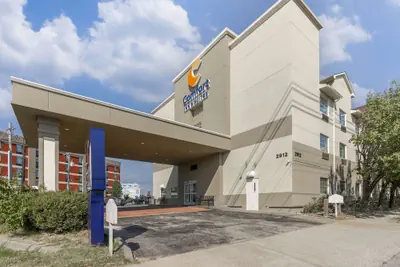Photo 2 - Comfort Inn & Suites Louisville Airport Fair & Expo