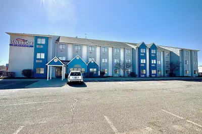 Photo 2 - Baymont Inn by Wyndham Farmington