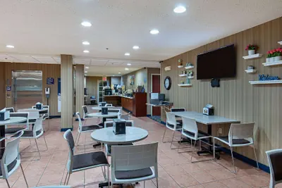 Photo 2 - Microtel Inn by Wyndham Dry Ridge
