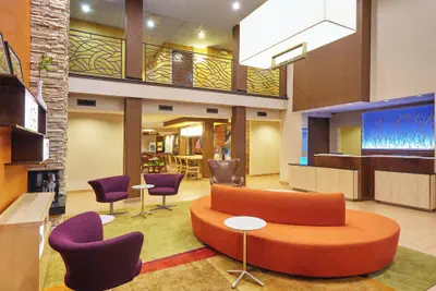 Photo 3 - Fairfield Inn & Suites by Marriott Lombard