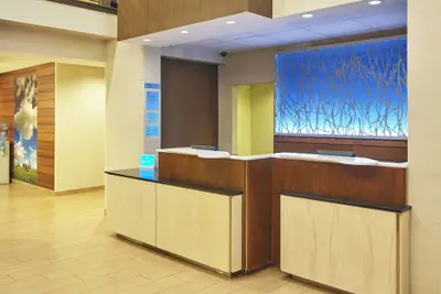 Photo 4 - Fairfield Inn & Suites by Marriott Lombard