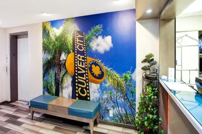 Photo 4 - Travelodge by Wyndham Culver City