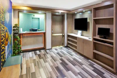 Photo 3 - Travelodge by Wyndham Culver City