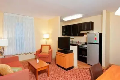 Photo 4 - MainStay Suites Bloomington near University