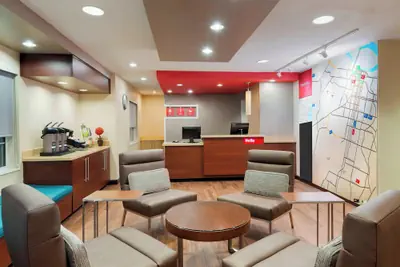 Photo 3 - TownePlace Suites by Marriott Savannah Midtown