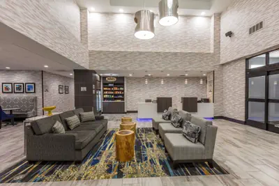 Photo 3 - Wingate by Wyndham Dallas Love Field
