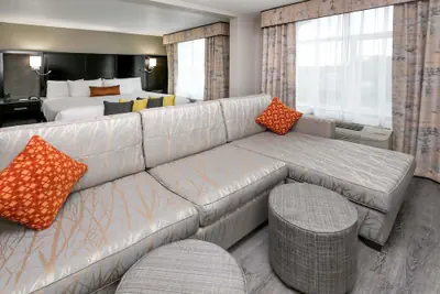 Photo 5 - Wingate by Wyndham Dallas Love Field