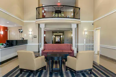 Photo 2 - Baymont by Wyndham Auburn Hills South
