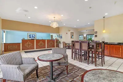 Photo 2 - Best Western Clearlake Plaza