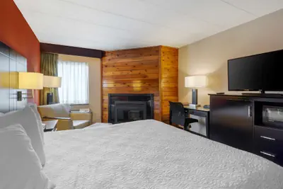 Photo 4 - Best Western Plus Poconos Hotel