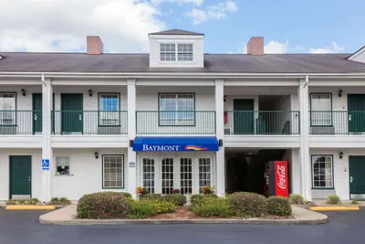 Photo 2 - Baymont by Wyndham Waycross