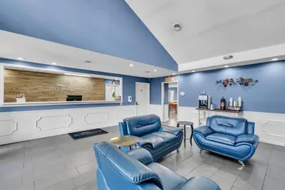Photo 4 - Baymont by Wyndham Warner Robins
