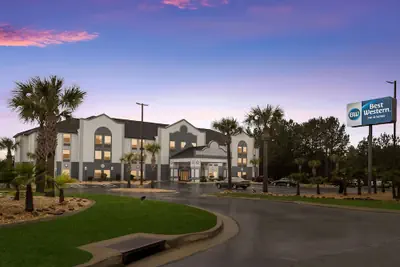 Photo 2 - Best Western Bradbury Inn & Suites